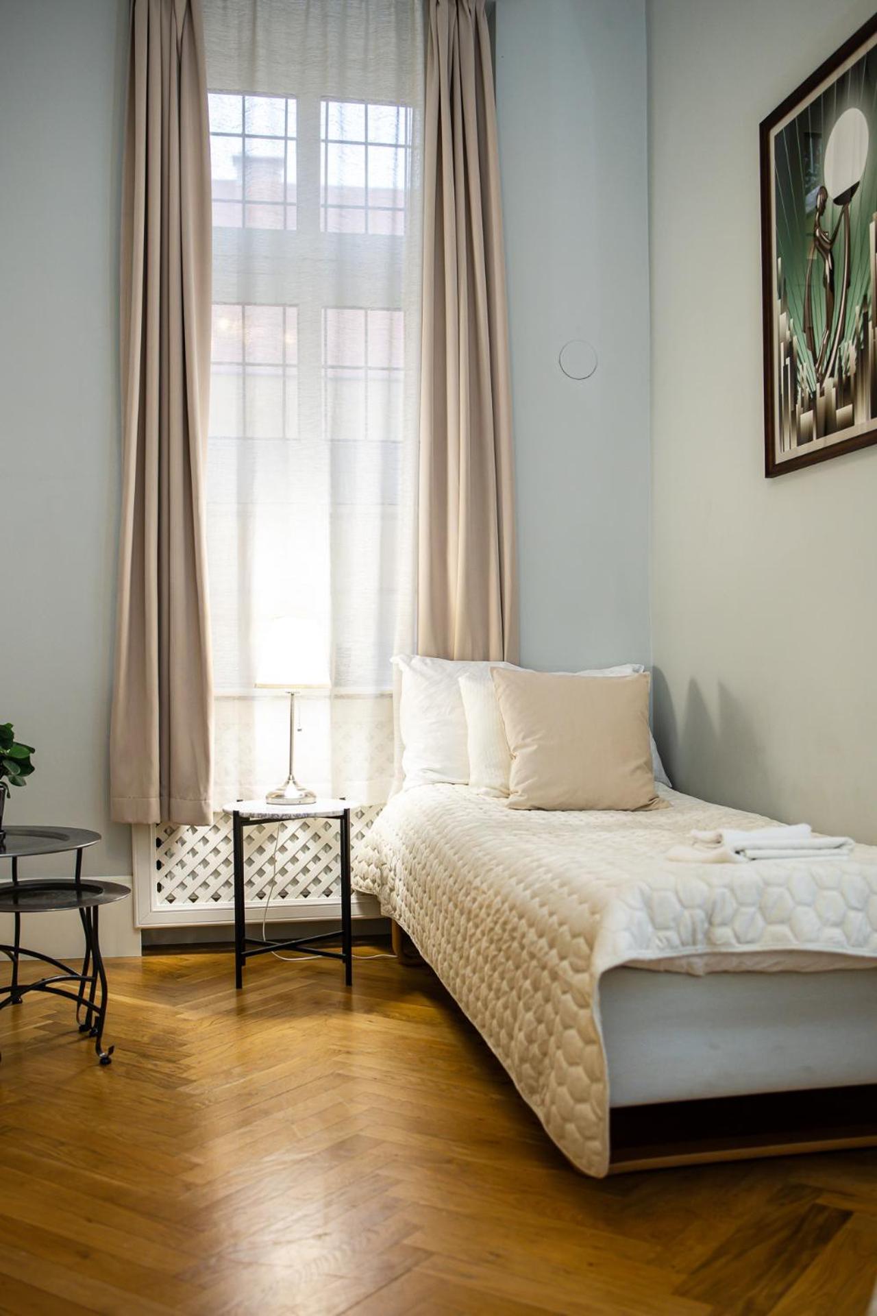 Spacious Victorian Residence By Grand Boulevard Будапеща Екстериор снимка