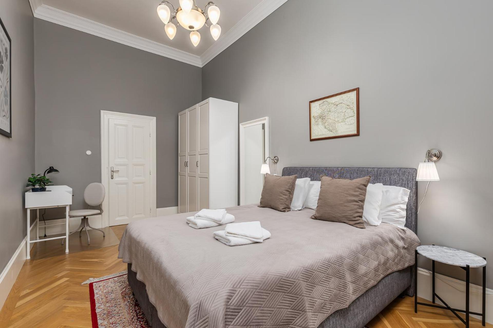 Spacious Victorian Residence By Grand Boulevard Будапеща Екстериор снимка