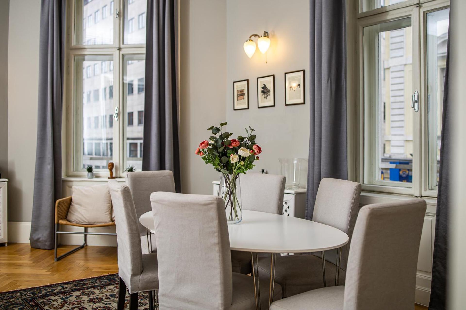 Spacious Victorian Residence By Grand Boulevard Будапеща Екстериор снимка