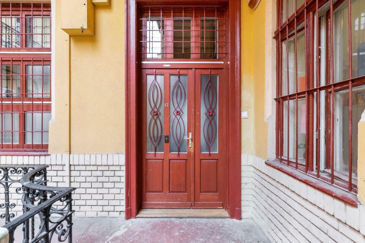 Spacious Victorian Residence By Grand Boulevard Будапеща Екстериор снимка